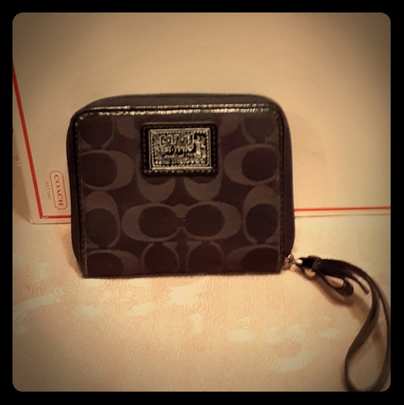 Coach Handbags - Coach Wristlet